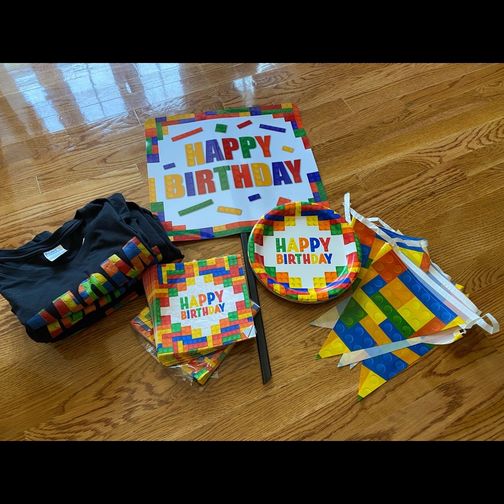 Lego mom and dad tee shirts and Lego party decor